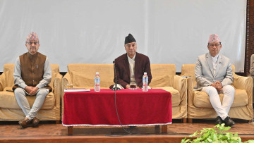 कांग्रेसले बाेलायाे संसदीय दलकाे बैठक